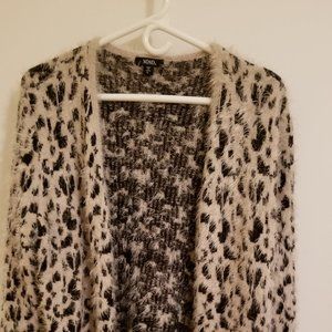 Ladies Leopard Animal Print Sweater Fuzzy Warm Size L XoXo